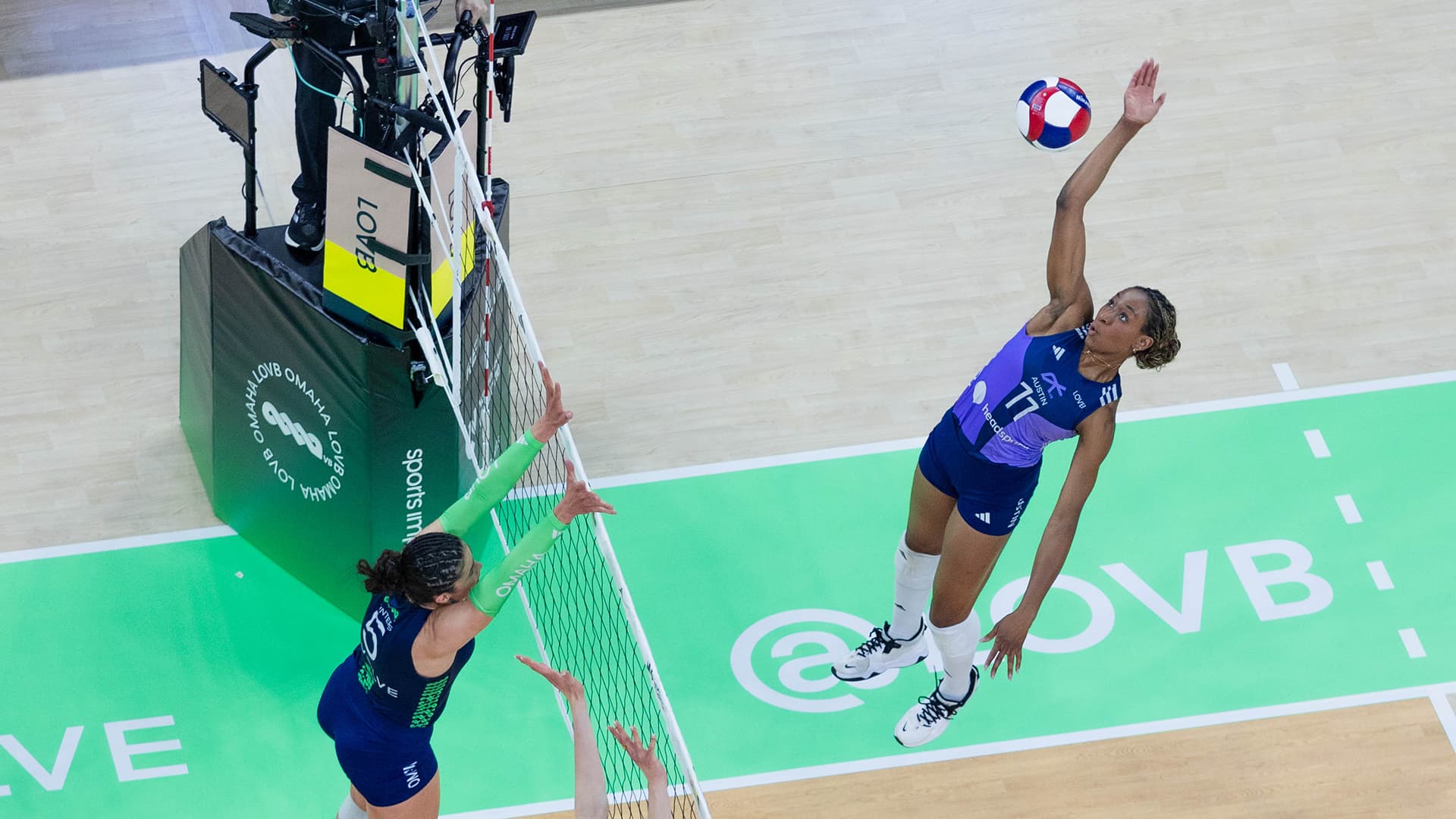 Chiaka Ogbogu, Khat Bell lead LOVB Austin to five-set win