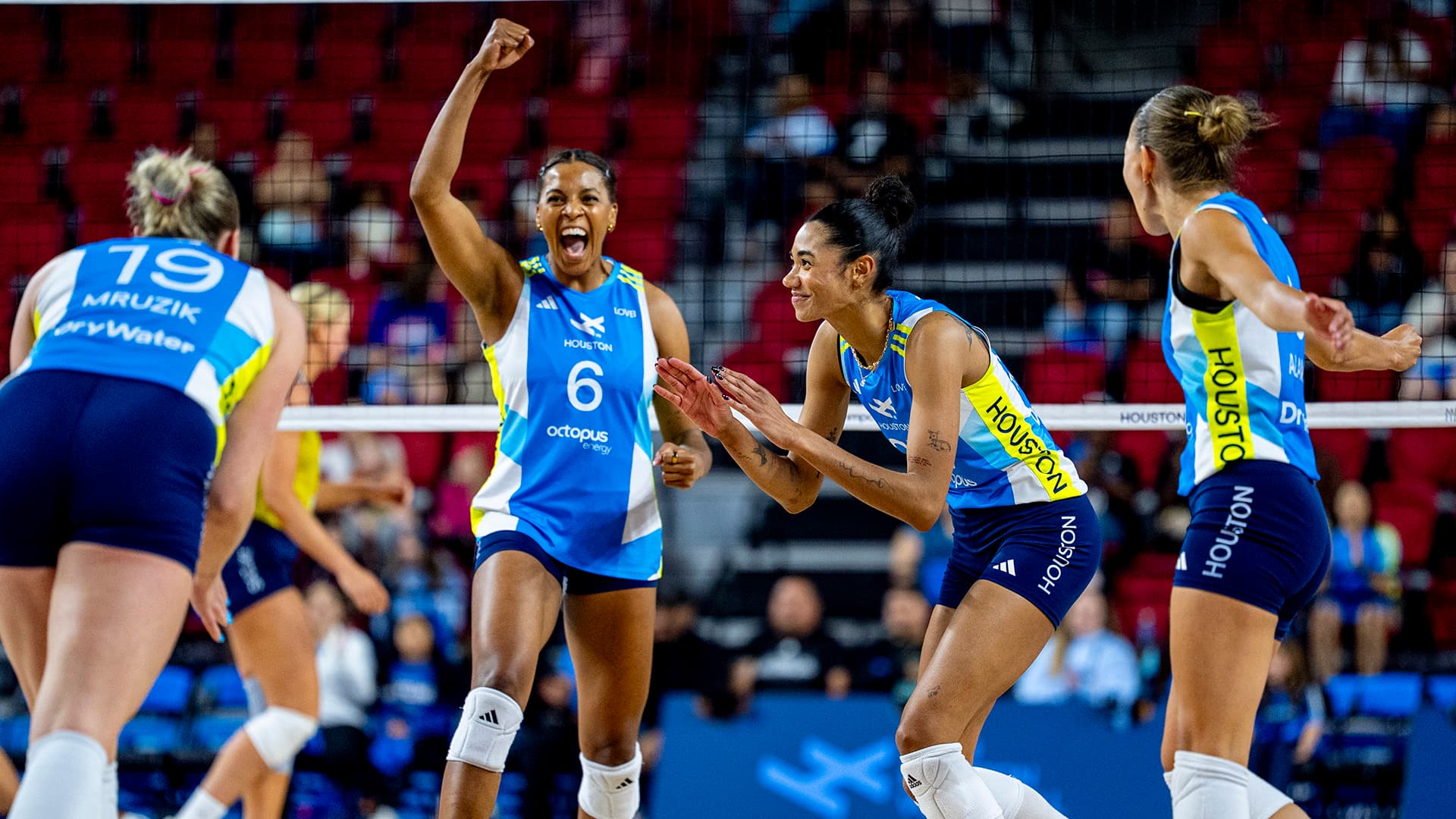 Houston Sweeps Salt Lake to Strengthen Grip on Top Spot