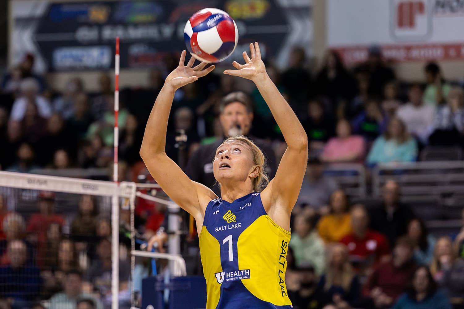 LOVB Salt Lake Setter Jordyn Poulter with 900 Square Feet