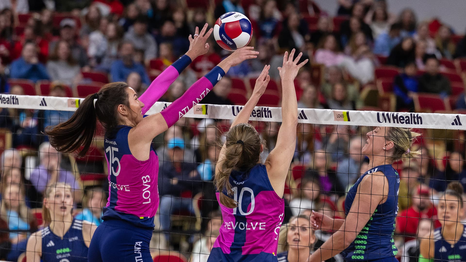 Annie Drews Schumacher, Magda Jehlárová earn Player of the Week honors