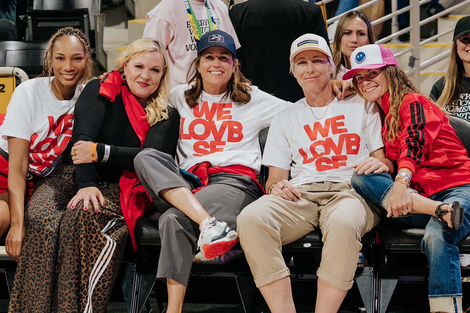 Courtside VIPs: Abby Wambach & Julie Foudy