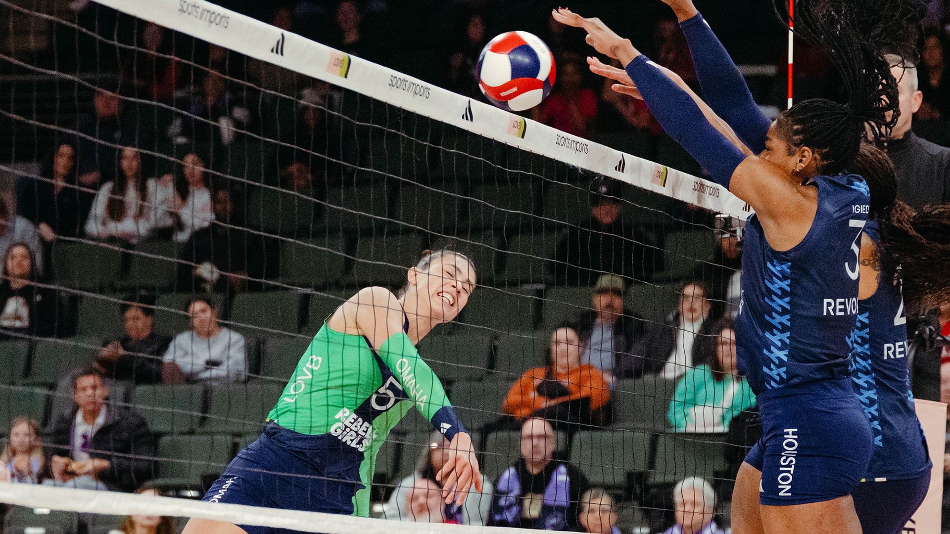 Texas sweeps Thursday's doubleheader as Houston, Austin win