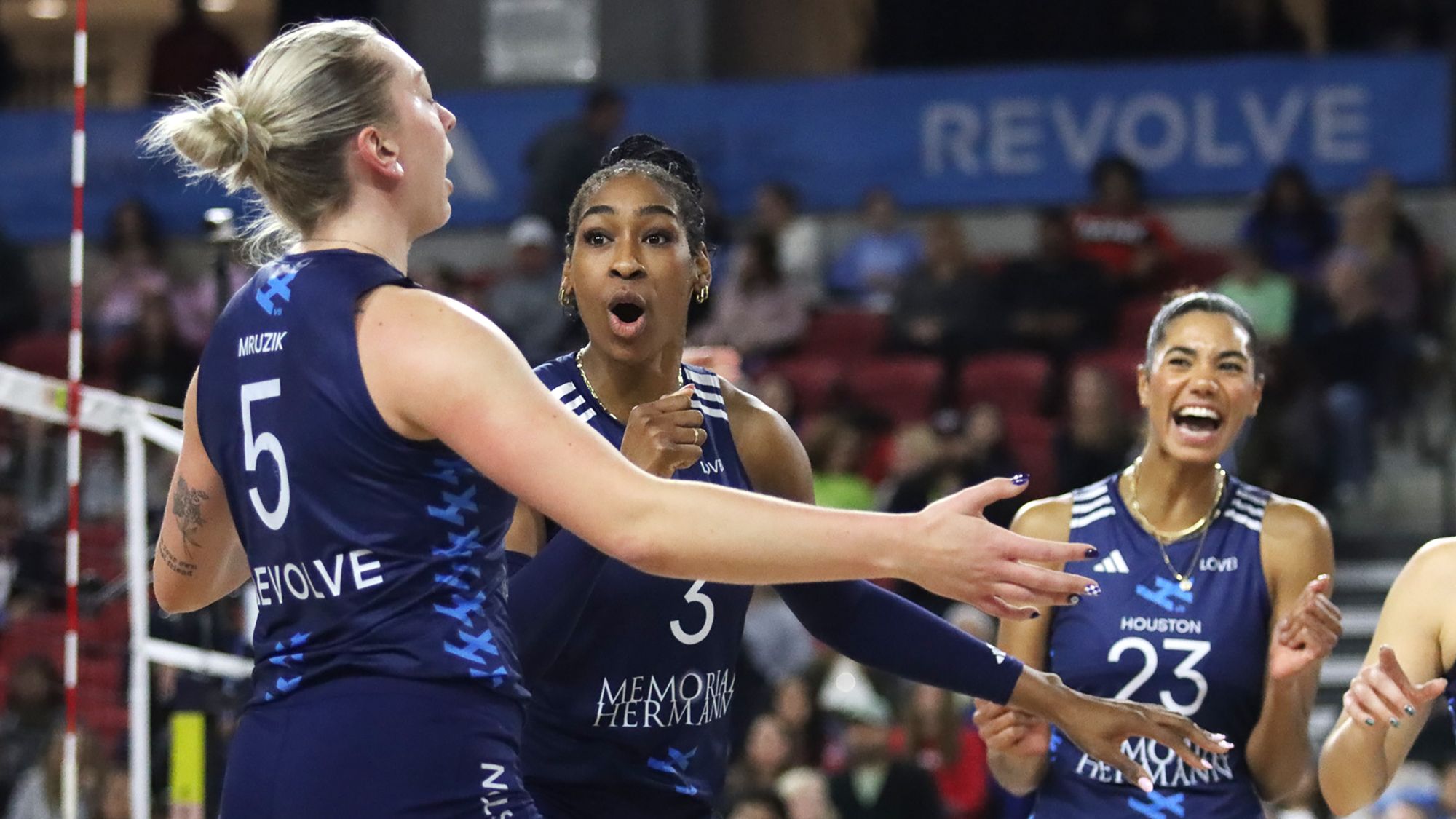 Strong Net Game Powers LOVB Omaha to Win in Debut
